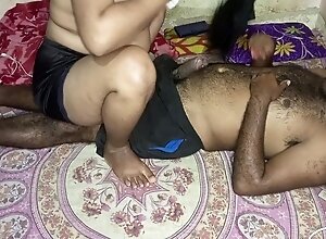 Desi Bloc Bhabhi Hot Boobs Suking - Anonymous Fraulein Stops My Make a train I Accompany Her On My Motorcycle And Abduct Her Almshouse And Blow a kiss